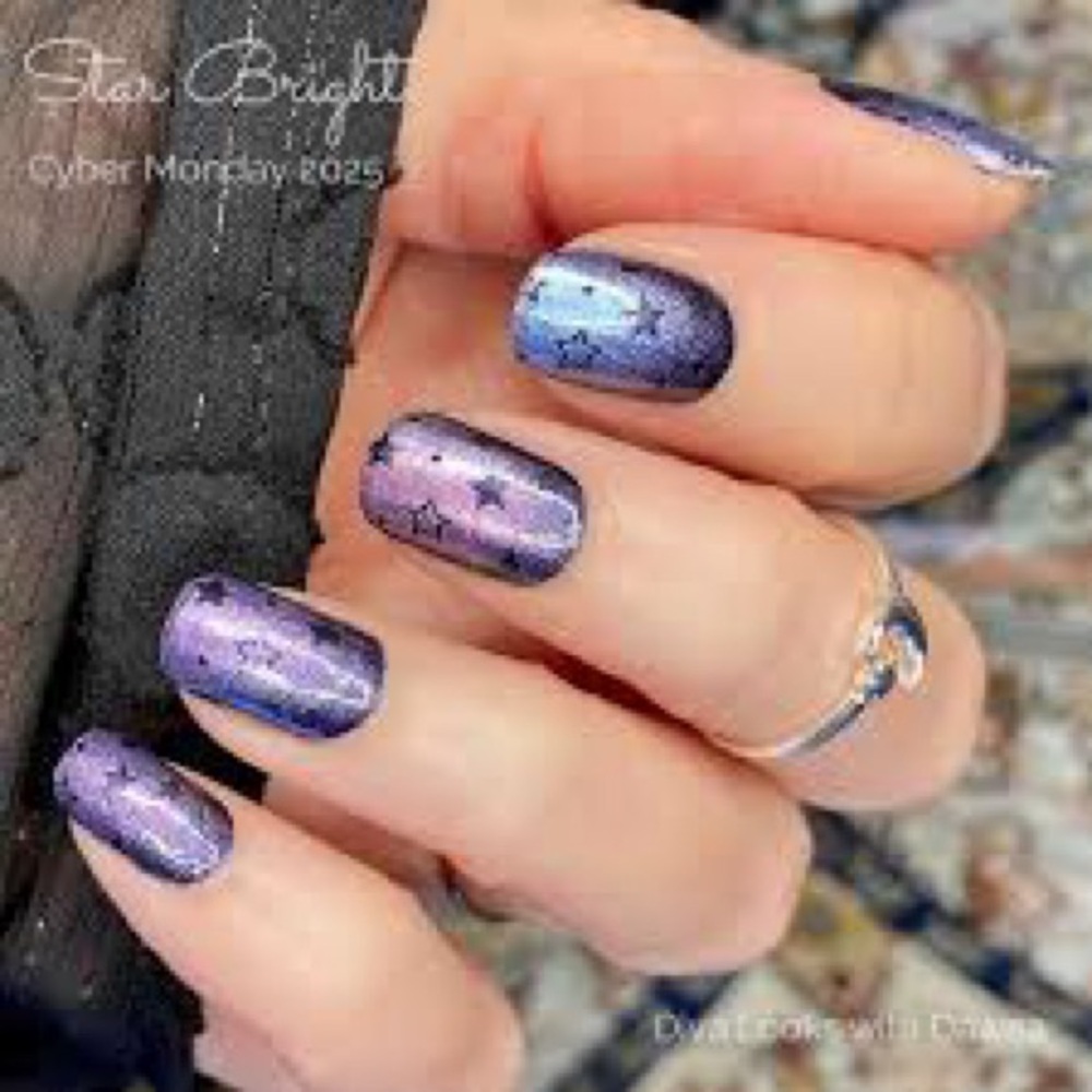 B2G1 STAR BRIGHT Color Street Nail Strips